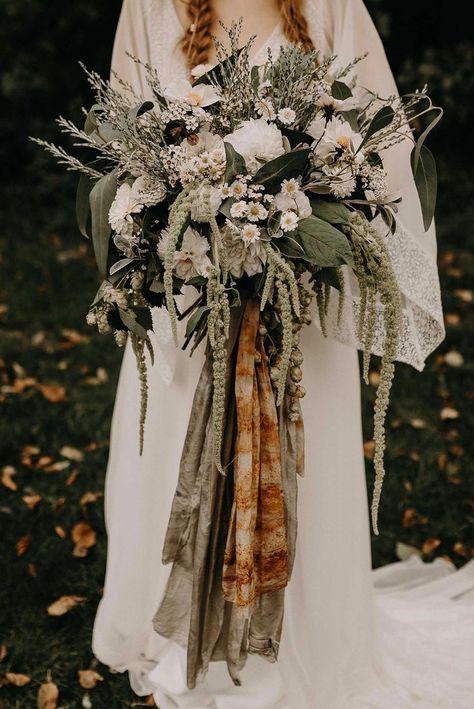 Bohemian Weddings, Woodland Wedding Bouquet, Wildflower Bridal Bouquets, Amazing Interiors, Wedding Flower Trends, Floral Styling, February Wedding, Bohemian Wedding Inspiration, Flowers And Greenery