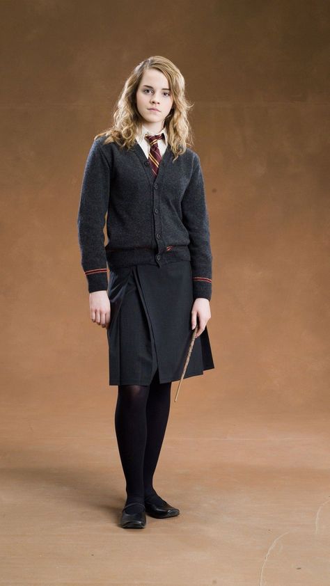 Hermione Granger Costume, Harry Potter Uniform, Harry Potter Iphone Wallpaper, Chica Chola, Harry Potter Iphone, Harry Potter Art Drawings, Gryffindor House, 3d Karakter, Harry Potter Hermione Granger