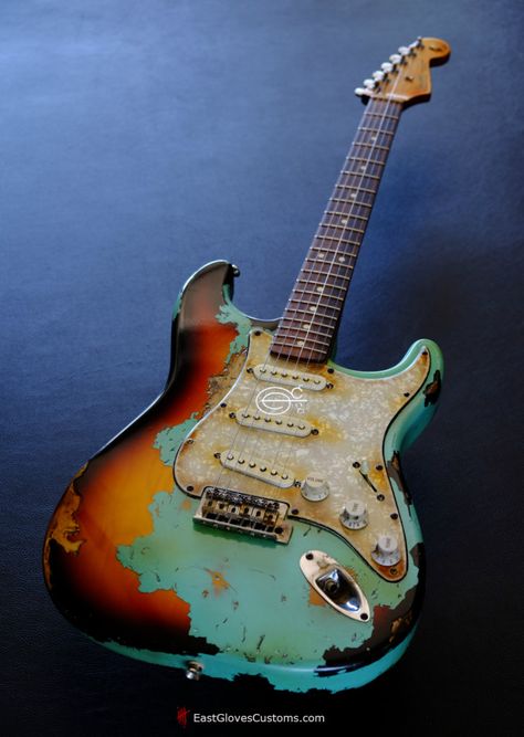 Fender Relic, Fender Guitars Stratocaster, Guitar Fender, Guitar Fretboard, Electric Guitar Design, Fender Strat, Stratocaster Guitar, Fender Electric Guitar, Custom Electric Guitars