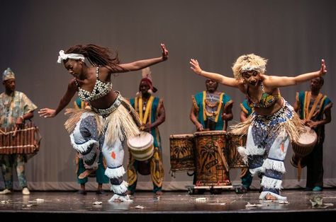 Popular Dances, Country Swing Dance, African Dancers, African History Facts, Afro Dance, Cultural Dance, Western Dance, Dancers Body, African Dance