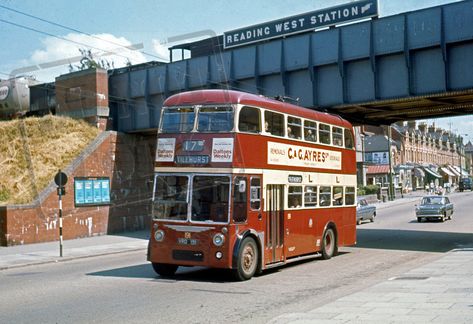 Reading Buses, Trolley Bus, Reading Berkshire, Buses And Trains, Bus Coach, Vintage Travel, Buses, Vintage Cars, Coaching