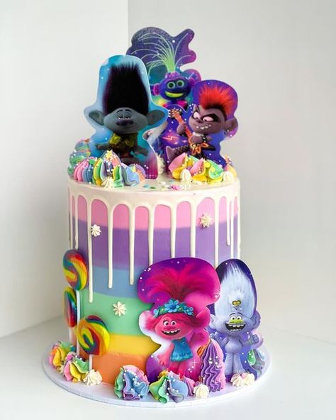 B U T T E R C U P | B A B Y on Instagram: "Rainbow + trolls = epic 😍 7” white choc mud cake & vanilla buttercream." Trolls Band Together Cake, Trolls Cake Ideas, Trolls Cakes, Troll Party Theme, Trolls Birthday Cake, Trolls Cake, Cat Rock, 3 Cake, Trolls Party