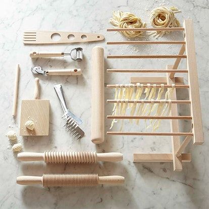 Pasta Making Tools, Pasta Drying Rack, Creative Pillows, Pasta Machine, Cooking Supplies, Bar Cart Decor, Food Storage Boxes, Pasta Maker, Italian Kitchen