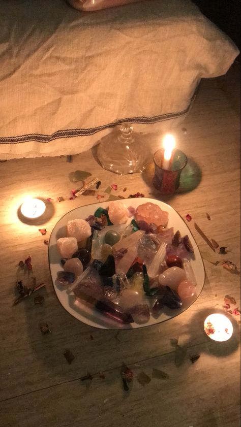 Full Moon Ritual Aesthetic, Moon Ritual Aesthetic, Full Moon Crystals, Ritual Aesthetic, Beauty Manifestation, Crystals Cleansing, Witch Crystals, Witchy Academia, Whimsical Autumn