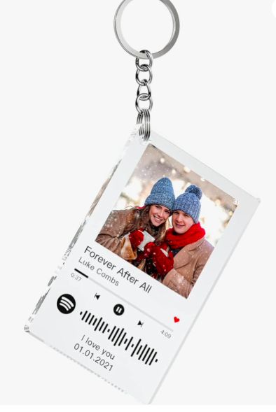 🎵Customized Music Photo Keychain. 🎵Scan to Play Song--You can scan the Spotify code picture we customized for you. 🎵Creative Music Pictures Gift--It can be your favorite song, a song that reminds you of a friend, or a song that you like to dedicate to someone. Any pictures and songs can be customized. The perfect gift for anniversary, birthday, Valentine's Day, wedding, graduation, Christmas. Song Keychain, Spotify Keychain, Gifts For Lover, Photo Keychains, Photo Keyrings, Photo Keychain, Keychain Personalized, Picture Gifts, Cadeau Photo