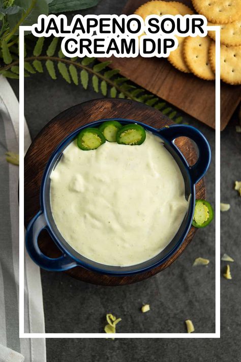 Jalapeno sour cream dip is extremely delicious to taste with chips or nachos, under 5 minutes effortlessly. Its creamy and mildly spicy. Sour Cream Dip Recipes, Sour Cream Dipping Sauce, Nachos Cheese Dip, Sour Cream Dip, Spicy Dip, Jalapeno Sauce, Cream Dip, Jalapeno Recipes, Sour Cream Sauce