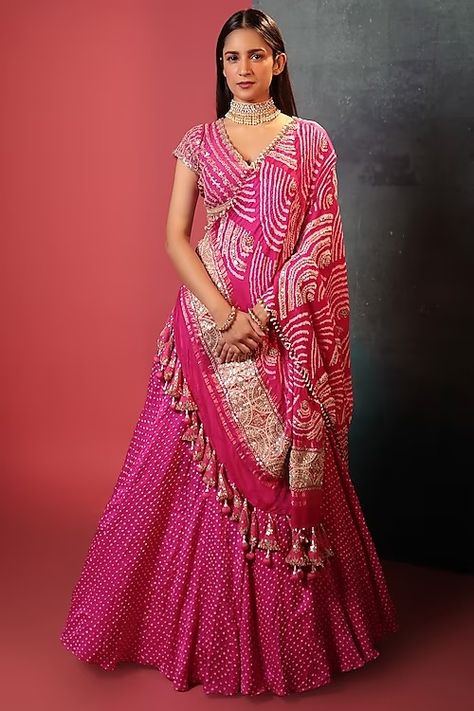 Bandhani Lehenga - Buy Latest Collection of Bandhani Lehenga for Women online 2024 Chaniya Choli Designs Weddings Latest, Bandhani Chaniya Choli, Lehenga Bandhani, Bandhani Lehenga Choli, Chaniya Choli Designs Weddings, Chaniya Choli For Wedding, Gathered Lehenga, Bandhej Lehenga, Rekha Saree