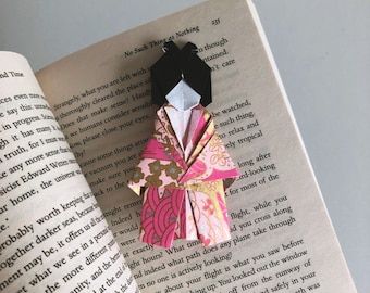 Premium handmade origami and paper decorations by PetiteSlo Bookmarks Origami, Gift Origami, Kimono Doll, Chiyogami Paper, Design Japonais, Japanese Origami, Japanese Gifts, Christmas Origami, Japan Design