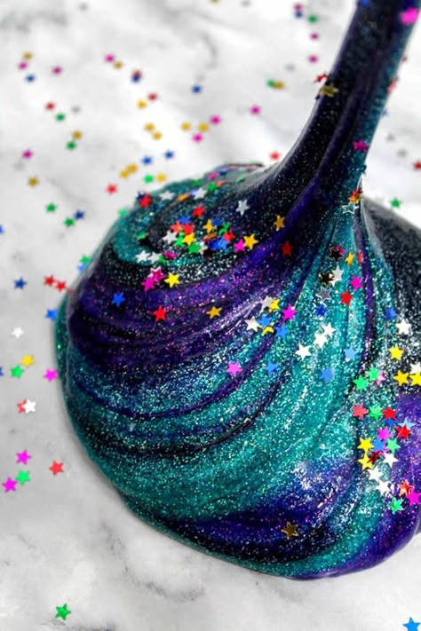 DIY Galaxy Slime – How To Make Homemade Galaxy Slime – Easy & Fun Recipe For Kids – Glitter - Swirls – BEST Slime - Great Party Favors Slime Foto, New Year Preschool, Diy Galaxy Slime, Galaxy Magic, Glitter Playdough, Slime Easy, Fun Slime, Homemade Slime Recipe, Rainbow Slime