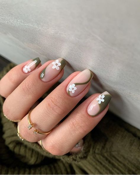 Green Nail Designs, Floral Nail Designs, Short Acrylic Nails Designs, Prom Nails, Classy Nails, Pretty Acrylic Nails, Floral Nails, Short Acrylic Nails, Nail Arts