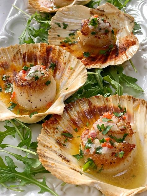 Seared Scallops Infused with Flavored Butter and Herbs - Proud Italian Cook Seared Scallops, Flavored Butter, Scallop Recipes, Scallops Seared, Seafood Dishes, Food Plating, Naan, Fish Recipes, Seafood Recipes