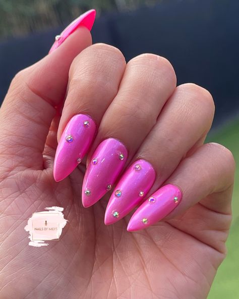 Barbie Pink Nails With Rhinestones, Pink Chrome Glitter Nails, Hot Pink Nails With Diamonds Rhinestones, Hot Pink Nails With Jewels, Hot Pink Rhinestone Acrylic Nails, Hot Pink Nails With Pearls, Hot Pink Jeweled Nails, Pink Chrome Nails With Pearls, Pink Prom Nails Acrylic Almond