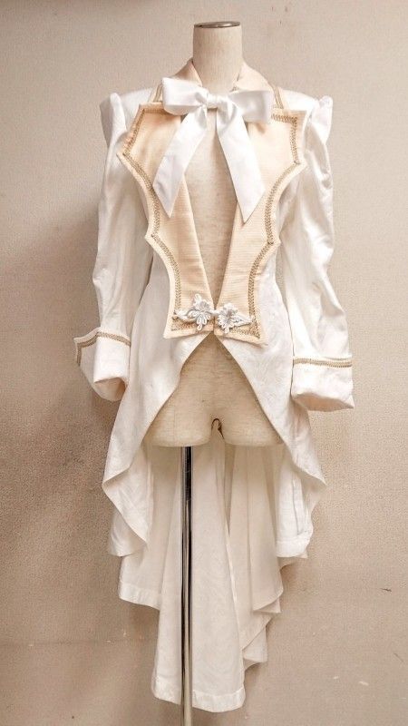 Fantasy Gender Neutral Outfits, Angel Clothes Male, Angelcore Outfits Male, Angel Clothes Drawing, Angelic Clothes, Angelic Clothing, Angel Core Outfit, Angelcore Fashion, Angelcore Clothes