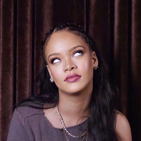 Rihanna Meme, Rihanna Images, Rihanna Outfits, Rihanna Looks, Rihanna Photos, Rihanna Riri, Rihanna Style, Comfort People, Reaction Face