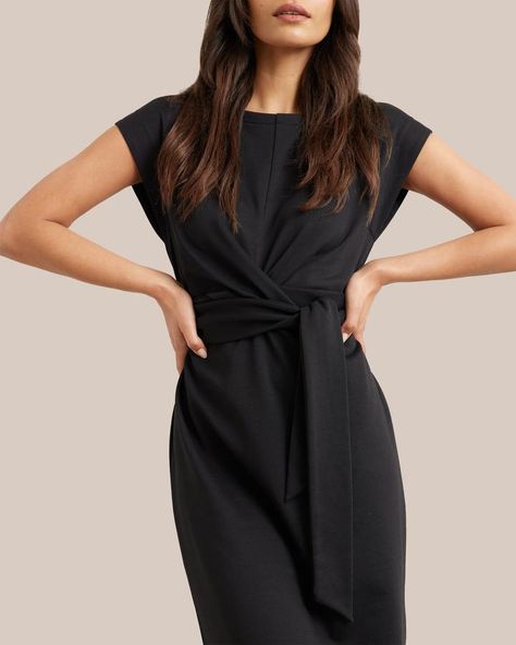 Dress Modern, Warm Weather Outfits, Modern Women, Cold Weather Outfits, Modern Dress, Black Wrap Dress, Fall Shopping, Summer Wear, Modern Woman