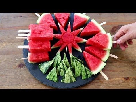 Watermelon Decorations Food Art, Cut Watermelon Easy, Watermelon Carving Easy, Watermelon Fruit Bowls, Edible Fruit Arrangements, Food Garnish, Fruit Garnish, Fruit Ideas, Watermelon Design