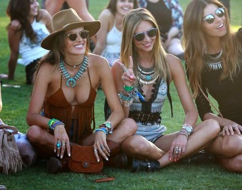 #toniandguy #coachella Moda Coachella, Coachella California, Looks Boho, Coachella 2015, Coachella Vibes, Coachella Style, Music And Arts, Coachella Music Festival, Coachella Valley Music And Arts Festival