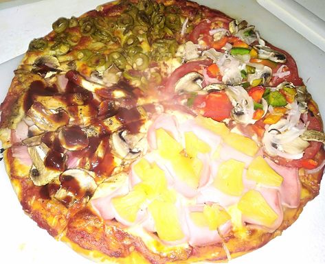 4 sabores en una pizza Hawaiian Pizza, Vegetable Pizza, Pizza, Pasta, Pizzas