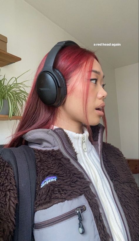 Bose Headphones Outfit, Big Headphones, Headphone Outfit, Bose Headphones, Cute Headphones, Girl With Headphones, Black Headphones, Foto Ideas Instagram, Fashion Stylist