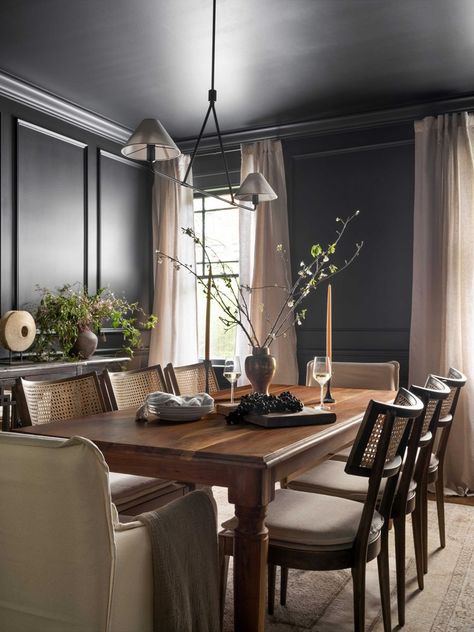 Dark Interior Paint Colors, Southern Paint Colors, Moody Dining Room, Dark Dining Room, Dining Room Paint Colors, Southern Architecture, Dark Paint Colors, Paint Color Wheel, House Paint Colors