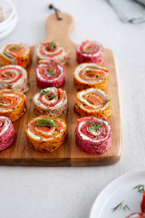 5-Ingredient Smoked Salmon Pinwheels -- This easy recipe combines smoked salmon, whipped chive cream cheese and fresh dill in a sprouted grain wrap for a delicious appetizer, lunch or snack. | girlversusdough.com @girlversusdough #girlversusdough #salmonrecipe #nocook #rollups Smoked Salmon Pinwheels, Easy Thanksgiving Recipes Appetizers, Salmon Pinwheels, Sweet Potato Wrap, Best Thanksgiving Appetizers, Pinwheels Recipe, Thanksgiving Appetizers Easy, Thanksgiving Appetizer, Thanksgiving Appetizer Recipes