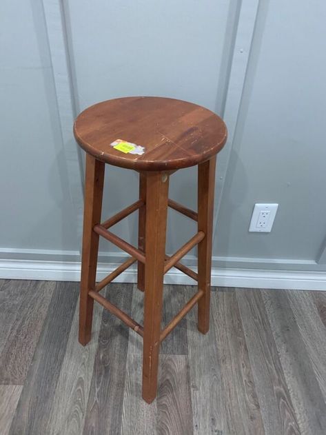 I’ve been on the hunt for plant stands, but haven’t been able to find what I was looking for. So, I found a bar stool while thrifting and decided to see if I could make plant stands out of the bar stool. My $3 find turned into two rustic plant stands!   This is the bar stool I scored for $3! I think the trick is to find a stool that is taller as it will give you enough height to make two plant stands. Tape Your Legs Off    The first thing I did was use painters tape and tape off the le… Diy Plant Stand From Bar Stool, Plant On A Stool, Diy Plant Stands, Bar Stool Makeover, Rustic Plant Stand, Diy Bar Stools, Stool Makeover, Diy Stool, Thrift Store Decor