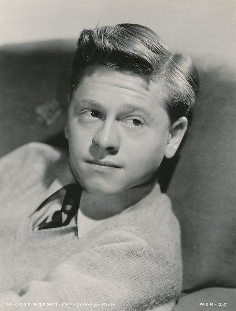 Men Actors, Oscar Awards, Mickey Rooney, Classic Film Stars, 1940's Fashion, Celebrity Birthdays, Movie Actors, Vintage Stars, Oscar Award