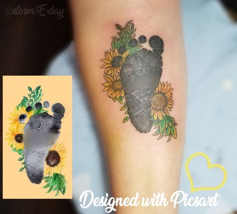 Thumbprint Sunflower Tattoo, Footprint With Flowers Tattoo, Miniature Tattoos, Friends Tattoos, Baby Footprint Tattoo, Tattoo For Baby Girl, Baby Name Tattoos, Fairy Stickers