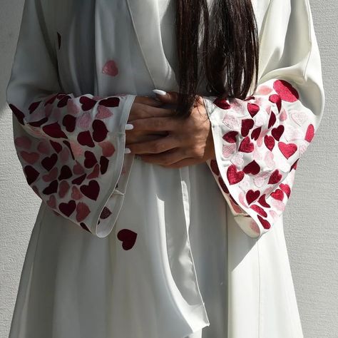 White heart abaya pattern ❤️✨️ Abaya Designs Pattern, Heart Abaya, Embroidery Abaya, Engagement Hand, Abaya Pattern, Abaya Designs Latest, Abaya Design, Girls Dresses Sewing, Latest Dress Design