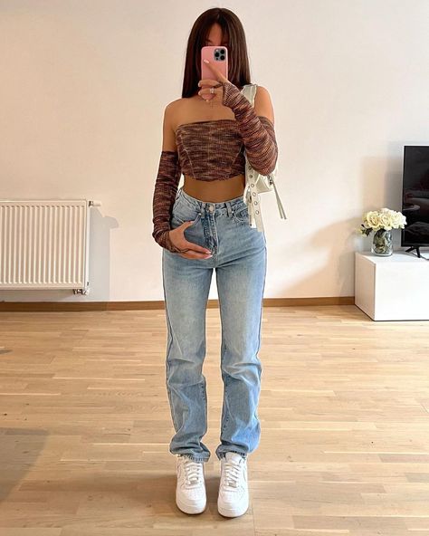 Jeans; croptop; nike’s Brown Crop Top Outfit, Crop Top Outfit, Legs Outfit, Crop Top Sleeveless, Top With Jeans, Brown Crop Top, Crop Top With Jeans, White Purse, Brown Outfit