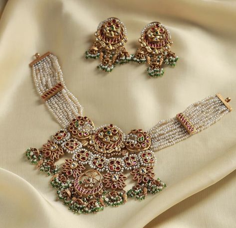 Moti Neckless, Manubhai Jewellers, Indian Wedding Jewelry Sets, Bridal Necklace Designs, Diamond Pendants Designs, Bridal Jewelry Vintage, Gold Jewelry Simple Necklace, Antique Jewellery Designs, Heritage Jewellery