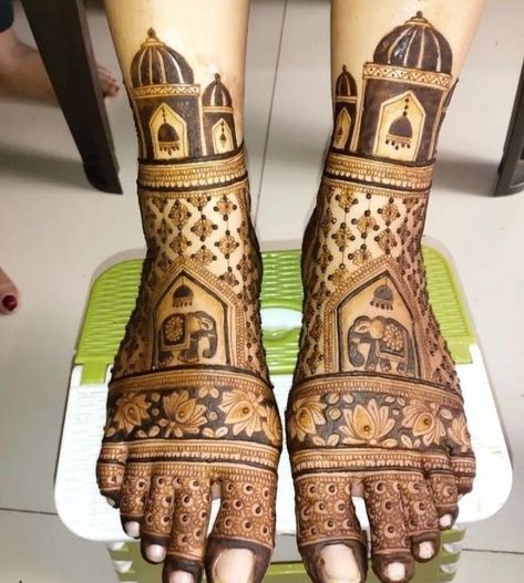 10+ Amazing Bridal Mehendi Artists In Kolkata For You To Book Now! - SetMyWed Dulhan Mehndi Leg Designs, Bride Lag Mehndi Design, Lag Mehndi Design Dulhan, Leg Mehndi Bridal, Pag Mahendi Design, Legs Mehndi Design For Bride, Bridel Leg Mehandi Design, Mehandi Designs For Legs Bridal Mehndi, Bridal Lag Mehandi Design