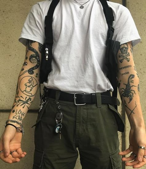 Minimal Tattoos, Grunge Tattoo, Tattoo Videos, Boy Tattoos, Aesthetic Tattoo, Cover Up Tattoos, Minimalist Tattoo, Look Cool, Tattoo Design