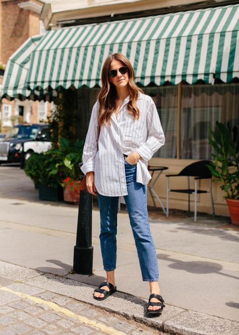 Oversized Striped Shirt Outfit, Outfits With Striped Shirts, Oversized Shirt Outfit, 70s Inspired Outfits, Oversized Striped Shirt, Androgynous Outfits, Chic Shirts, Pants Women Fashion, Korean Fashion Casual