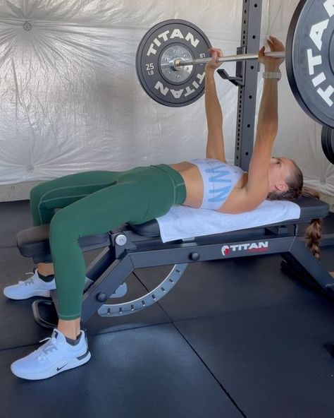 𝐌𝐀𝐑𝐈𝐀 𝐒𝐎𝐑𝐑𝐄𝐍𝐓𝐈𝐍𝐎 𝐎𝐖𝐄𝐍𝐒 on Instagram: "Upper Body Burner ❤️‍🔥 1a. Bench Press (4 x 8 reps; I did 80 lbs) 1b. Lateral Raise (4 x 10 reps; I used 10 lbs dumbbells) 1c. Bird Dog Variation (4 x 10 each leg; body weight only) 2a. Inverted Row (4 x 10 reps; body weight only) 2b. Push-up (4 x 8 reps; body weight only) 3a. Assisted Pull-Ups (4 x 8 reps; I used a medium thickness band) 3b. Alternating Knee Tucks (4 x 5 each side) #momlife #fitmom #fitmoms #fitmomsofig #fitmama #strong Bench Press Women, Knee Tucks, Inverted Row, Action Board, Assisted Pull Ups, Mom Activities, Workout Inspo, Bird Dog, Fit Mama