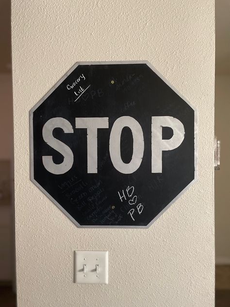 Room Signs Aesthetic, Road Sign Room Decor Aesthetic, Painted Stop Sign Ideas, Stop Sign Room Decor, Stop Sign In Room, Road Signs Aesthetic Room, Painted Stop Sign, Stop Signs Painted, Stop Sign Painting Ideas