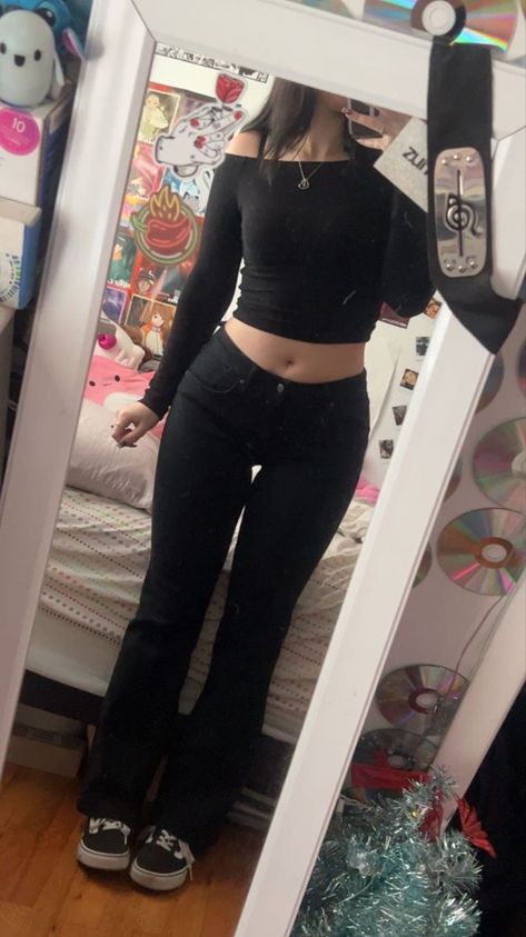 Zoeycore Outfits, 110 Lbs Women 5’2, Alt Basic Outfits, Pretty Black Outfits, How To Style Black Long Sleeve Shirt, Girly Skater Outfits, Wide Rib Cage Body Types Outfits, Goth Leggings Outfit, 90s Aesthetic Outfit Girly