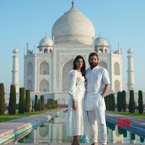 Allu Arjun And Sneha Reddy Stills Celebrating Their 10th Wedding Anniversary At The Taj Mahal #AlluArjun #SnehaReddy #WeddingAnniversary #TheTajMahal Sneha Reddy, Instagram Spaces, Travel Pose, Happy 10th Anniversary, 10th Wedding Anniversary, Family Photo Pose, Travel Pictures Poses, Allu Arjun, Self Portrait Poses