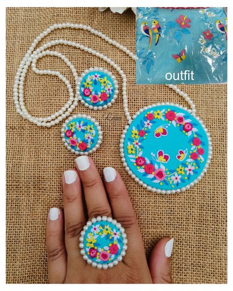 Our Most loved 💗 set.. ||NEW DESIGN|| 🦋 Customised as per outfit, swipe up for detailing and outfit match up🩵 Swipe up for detailing. Color Customisable as per choice. DM for details. 💜 . . . . . . . . . . . . . . . (Handmade, handmade jewelry, hand embroidered, embroidery design, embroidery jewelry, handcrafted, jewelry, statement jewellery, jewelry set, necklace set, statement jewelry set, minimal jewellery, traditional jewellery, explore, explore more, explore everything, customise jewelle... Hand Embroidery Jewelry, Jewellery Traditional, Hand Embroidered Jewelry, Minimal Jewellery, Embroidered Jewelry, Silk Thread Bangles, Traditional Jewellery, Thread Bangles, Hand Embroidery Projects