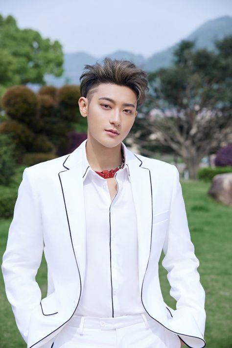 Z.tao Cute, Huang Zi Tao, Zi Tao, Z. Tao, Image Fun, Fashion Photoshoot, Season 3, Tao, Mens Hairstyles