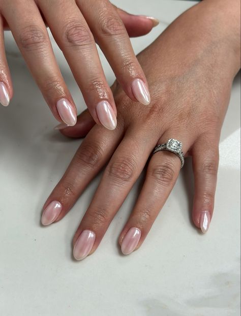 Pink. Simple. Clean. Wedding nails. Engagement nails. Occasion nails. Short. Compliments any outfit . Chrome Nails Opi, Gel Overlay Nails, Gel Chrome Nails, Builder In A Bottle, Overlay Nails, Builder Gel Nails, Clear Gel, Bath Gel, Builder Gel