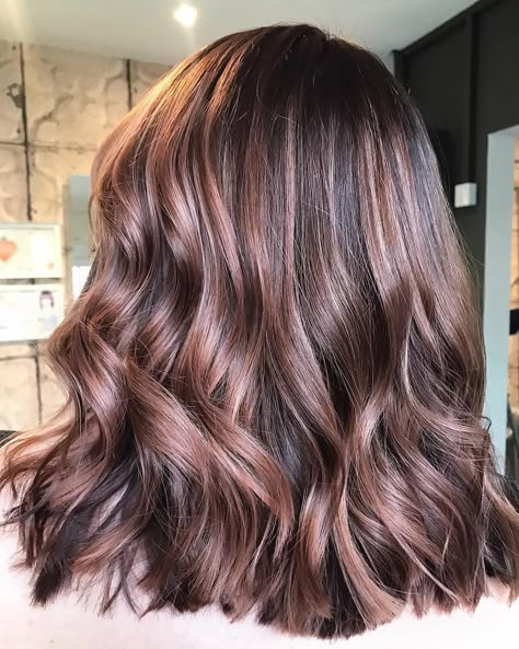 Light Brown Hair Strawberry Highlights, Almond Highlights On Brown Hair, Rose Gold Face Framing Highlights, Rose Ash Hair, Cottagecore Hair Color Ideas, Fall Rose Gold Hair, Brunette And Rose Gold Hair, Rose Gold Tips Hair, Rosewood Hair Color