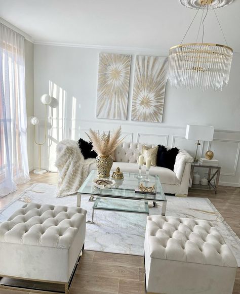 White Beige Gold Living Room, Minimal Glam Living Room, White Gold Living Room Decor, Gold And White Living Room, White And Gold Living Room, Elegant Apartment Decor, Living Room Glam, Gold Living Room Decor, Chic Living Room Decor