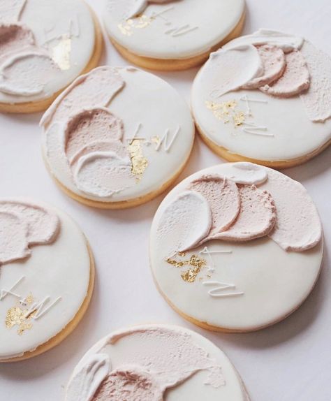 Idee Babyshower, Sugar Cookie Designs, Fondant Cookies, Cookie Time, Iced Cookies, Wedding Cookies, Icing Cookies, Wedding Desserts, Royal Icing Cookies