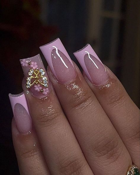 There's a new beauty trend taking over Instagram and it's absolutely stunning. Say hello to "quartz nails". Quartz Nails, Lilac Nails, Spring Acrylic Nails, Hard Nails, Colored Acrylic Nails, Girly Acrylic Nails, French Tip Acrylic Nails, French Acrylic Nails, Short Square Acrylic Nails