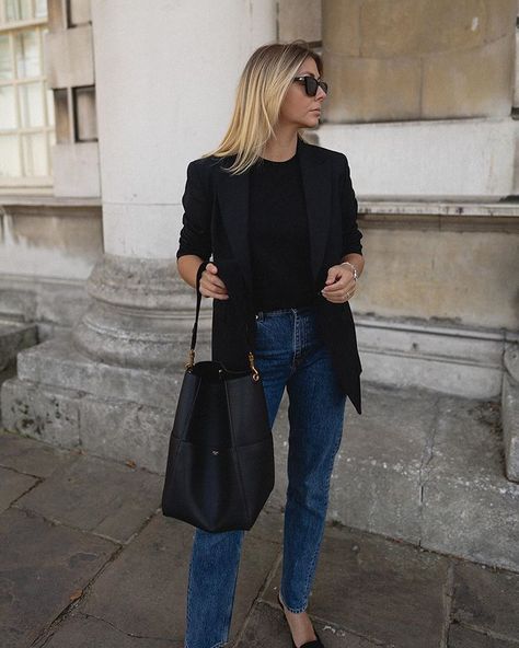 Fashion Blazer Outfits, Emma Hill, Merino Wool Fabric, Black Blazer Outfit, Pijamas Women, Blazer Outfits For Women, Parisienne Chic, Autumn 2024, Inspo Outfit