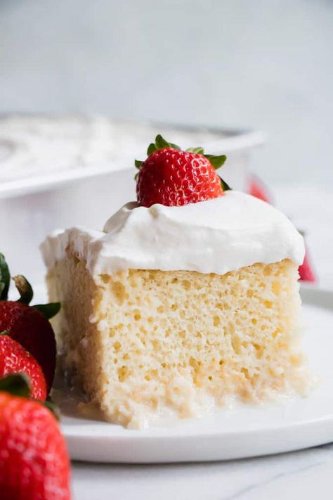 Authentic Mexican Desserts, Simple Cake Recipe, Tres Leches Cake Recipe, Mexican Desserts, Leches Cake, Condensed Milk Recipes, Tres Leches Cake, Milk Cake, Mexican Dessert