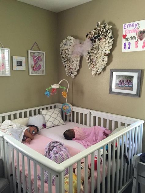 Putting two cribs together is such a great idea!! Love this! Kate Schmidt, Twin Cribs, Twin Room, Babysitting Crafts, Crib Design, Formula Feeding, Baby Life Hacks, Budget Bedroom, Family Ideas