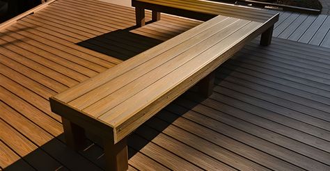 16 Freestanding or Built-In Deck Bench Ideas Trex Bench, Deck Storage Bench, Deck Benches, Deck Bench Seating, Deck Design Plans, Freestanding Deck, Deck Bench, Curved Deck, Deck Seating