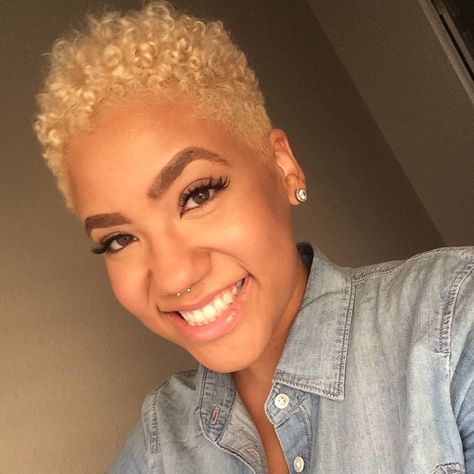 267 Likes, 29 Comments - @ashleycabbage on Instagram: “Happy Sweetest Day ❤️💗💓💕💖💞💘💌💋. Tell someone you love them! Only my fellow Detroiter's and Ohio…” Blonde Twa, Happy Sweetest Day, Tapered Twa, Short Natural Haircuts, Twa Hairstyles, Tapered Natural Hair, Natural Hair Cuts, Tapered Hair, Natural Hair Short Cuts